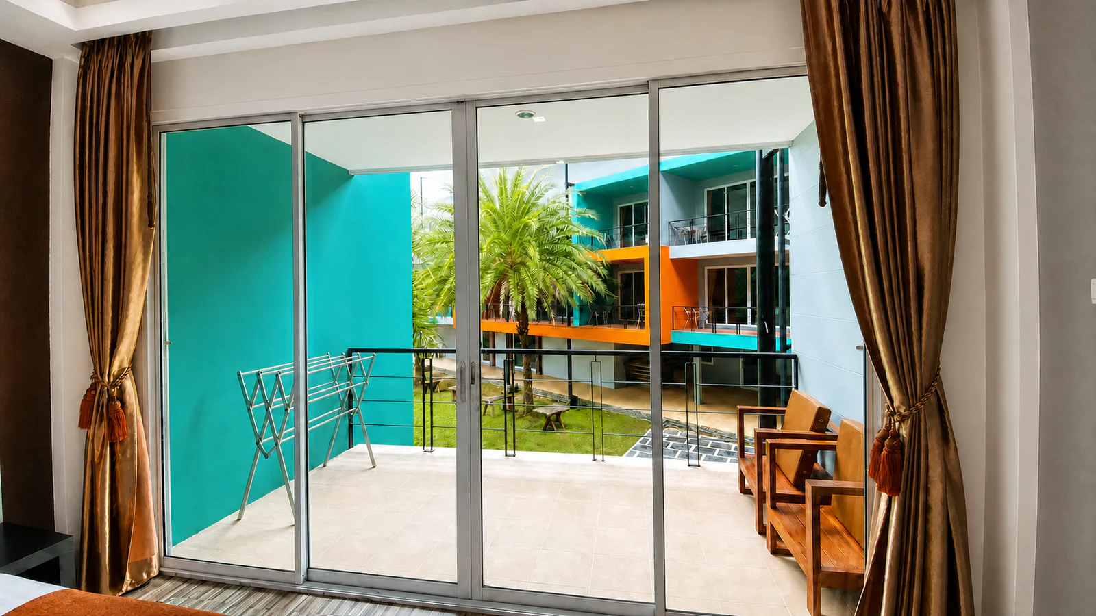 Балкон Andaman Beach Resort